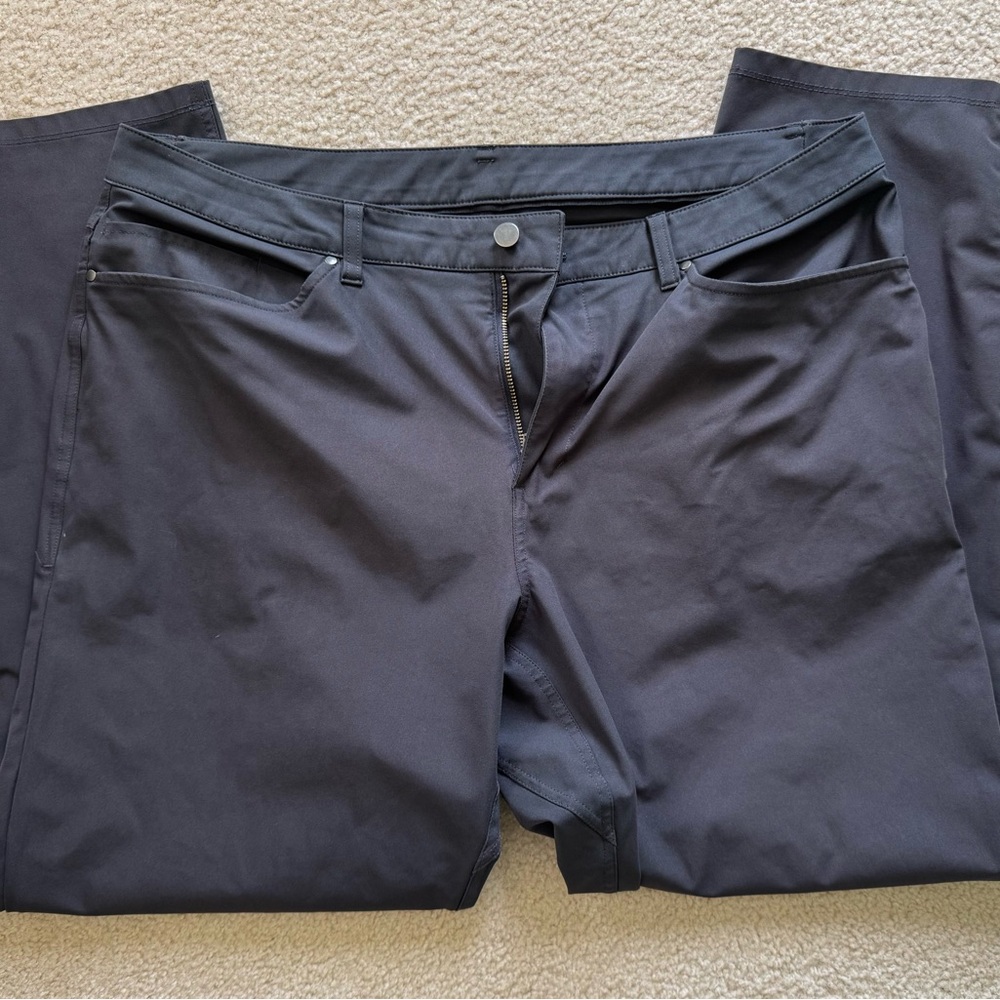Lululemon men’s ABC classic fit grey pant 38/32